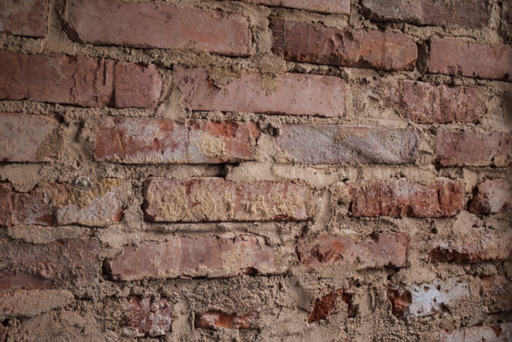 Crumbling mortar joints